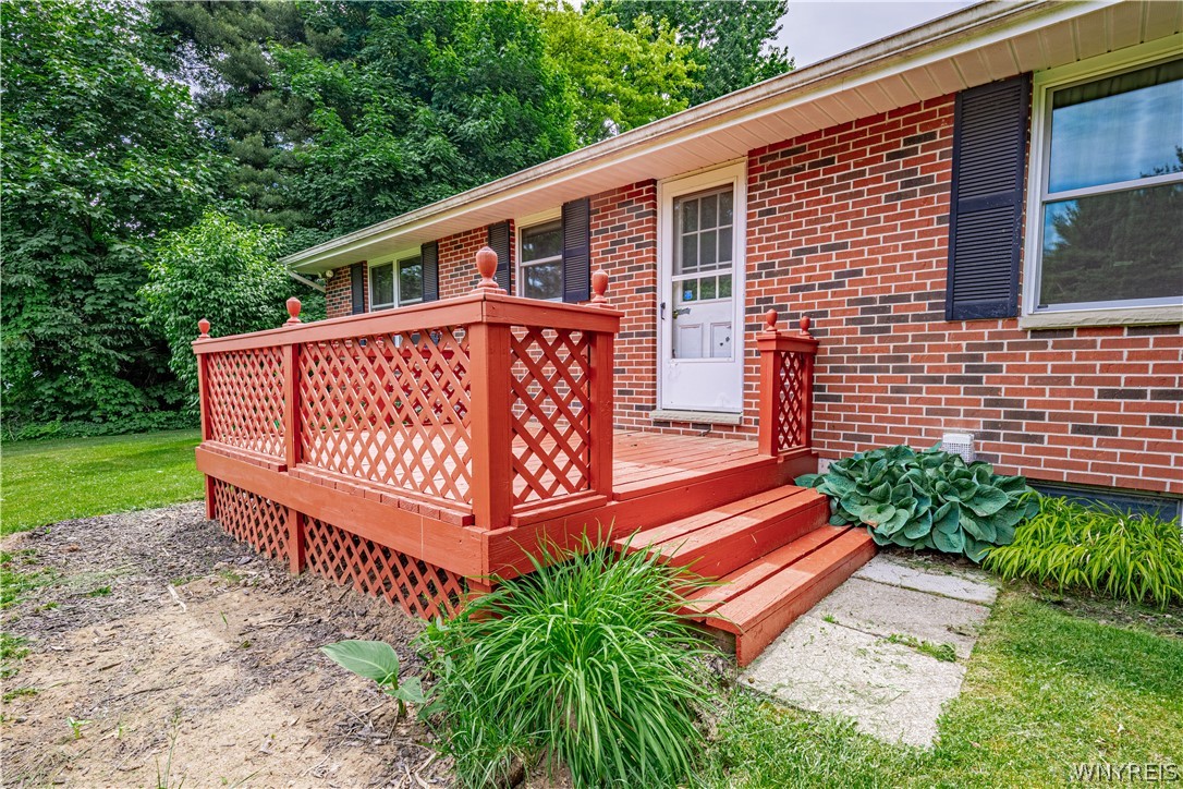 9257 Coleman Road Somerset, NY 14012 - Photo 22 of 24 Rear Deck