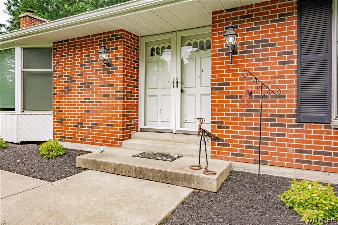 9257 Coleman Road Somerset, NY 14012 - Photo 3 of 24 Front Entry