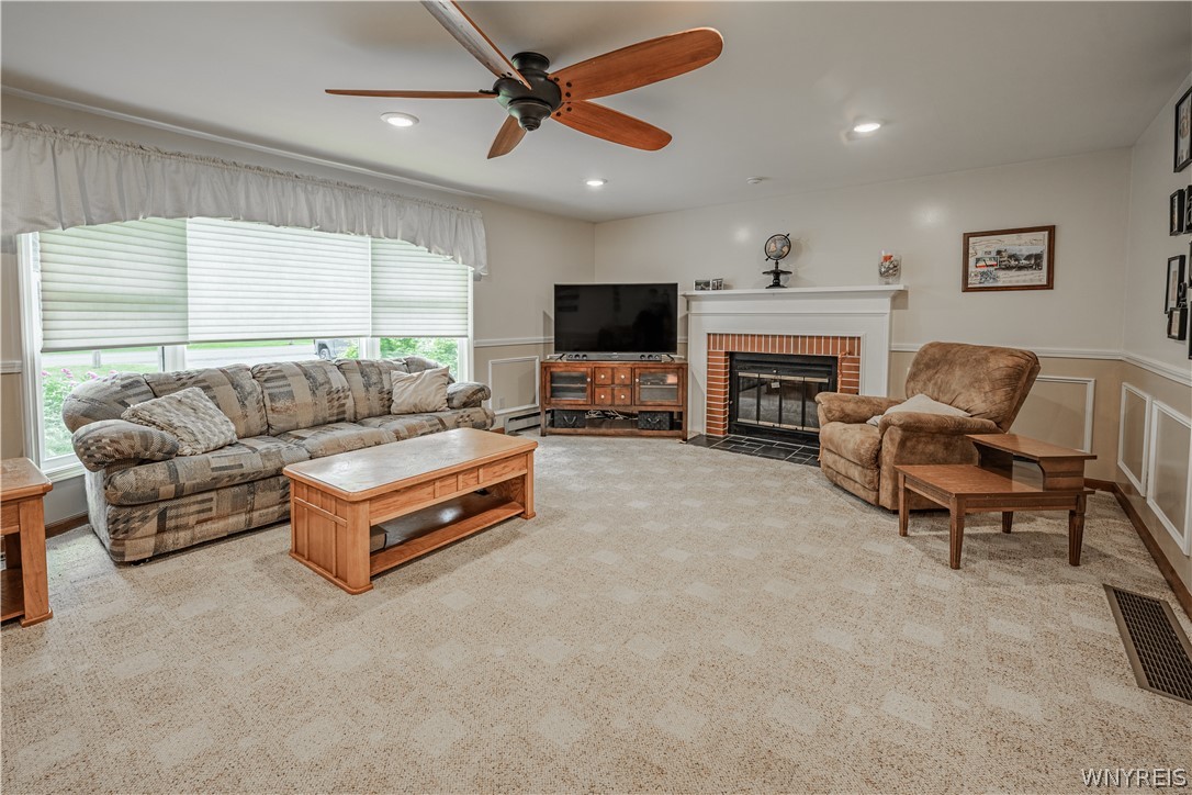 9257 Coleman Road Somerset, NY 14012 - Photo 7 of 24 Living Room