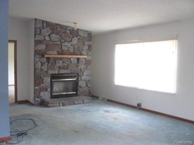 4684 Klam Road Columbiaville, MI 48421 - Photo 2 of 13 6 living.jpg