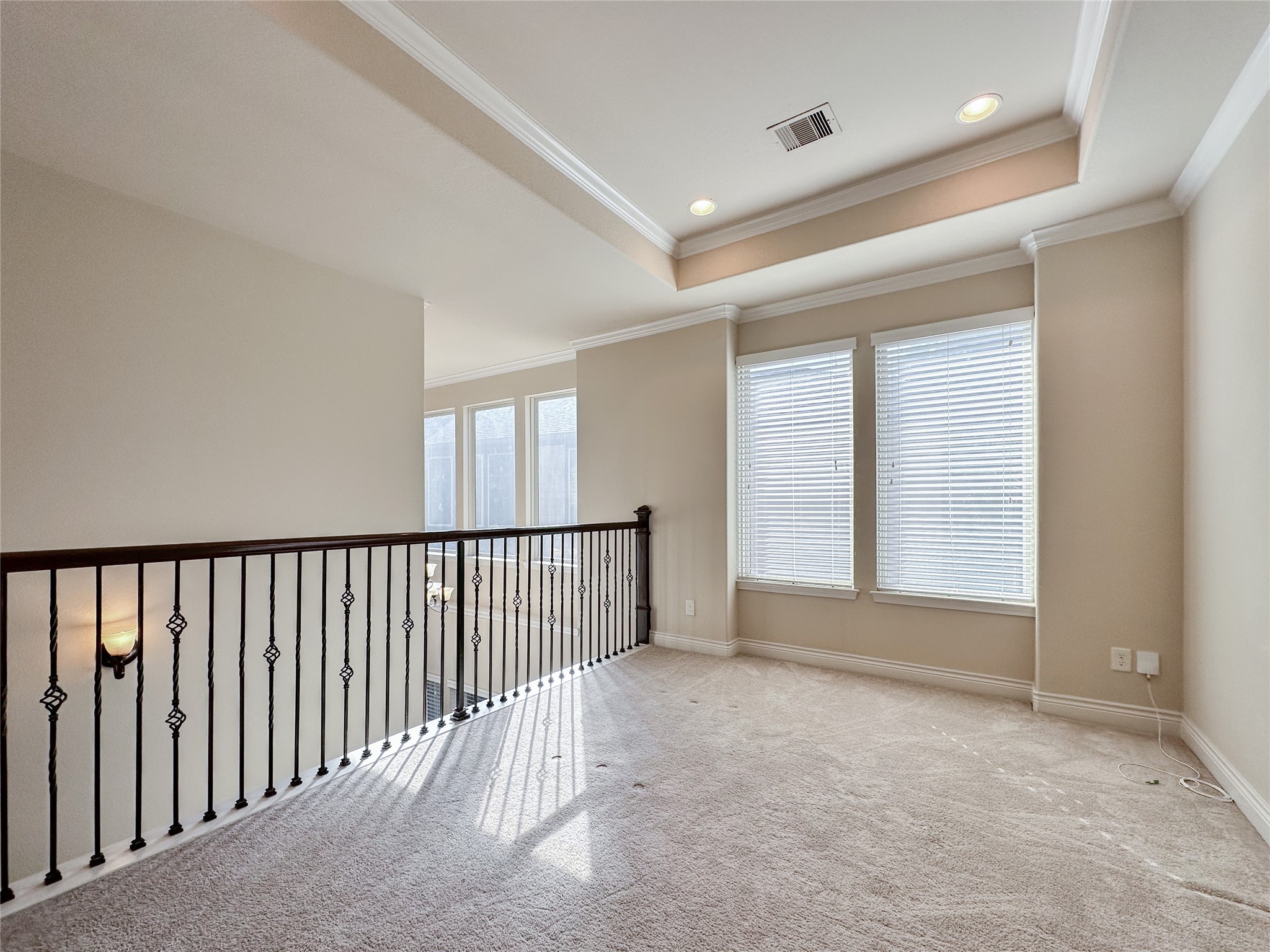 23 Jonquil Place Tomball, TX 77375 - Photo 42 of 50 a view of hallway with windows