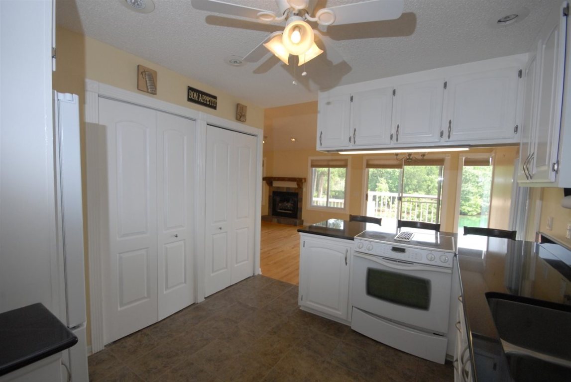 304 Hillandale Road, Unit WHITE OAK CLIFFS Seneca, SC 29672 - Photo 8 of 36 Gallery Image 8