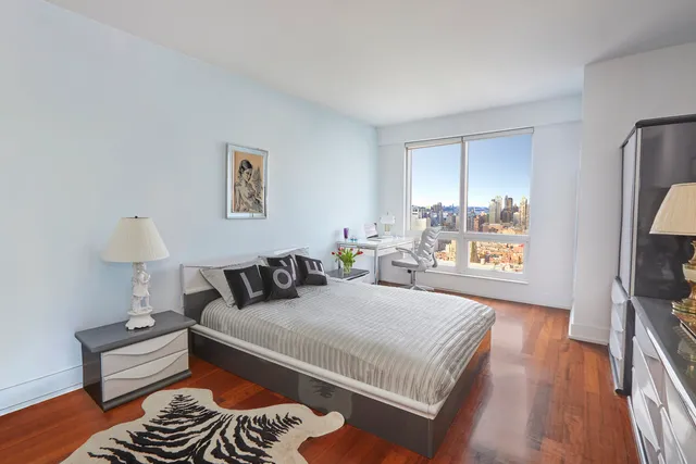 $1,699,900 | 350 West 42nd Street, Unit 48C | Hell's Kitchen
