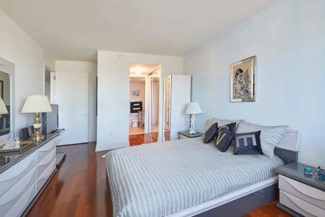 $1,699,900 | 350 West 42nd Street, Unit 48C | Hell's Kitchen