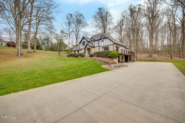$729,900 | 2506 Beechwood Drive, Elizabethton, TN 37643