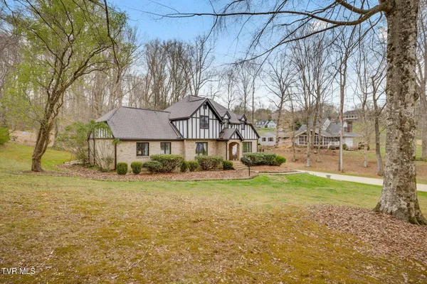 $729,900 | 2506 Beechwood Drive, Elizabethton, TN 37643