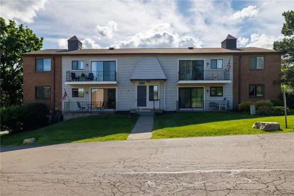$149,900 | 4 High Gate Trail, Unit 7, Perinton, NY 14450
