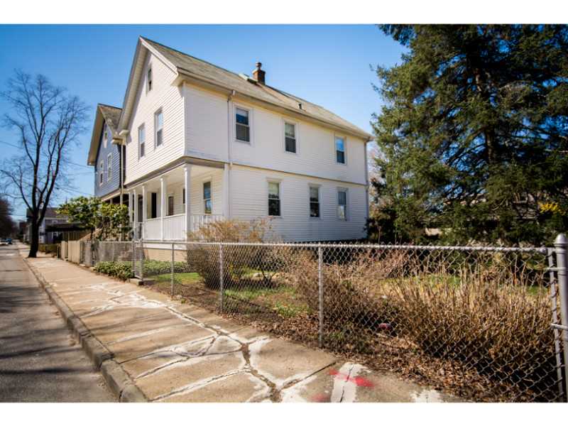459 Spring Street Newport, RI 02840 - Photo 3 of 25 Exterior Front. side view