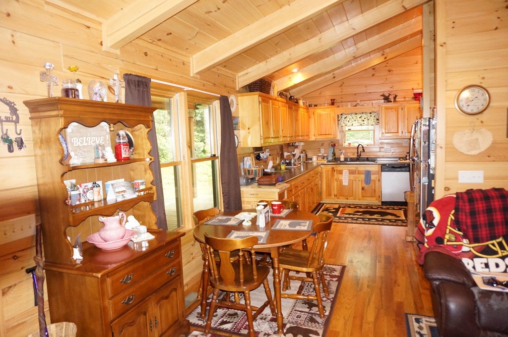 952 Turner Spur Road Fancy Gap, VA 24328 - Photo 6 of 53 Gallery Image 6