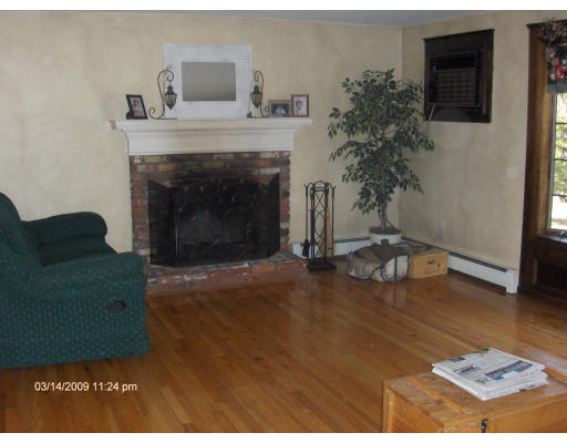 73 Bigelow Road Webster, MA 01570 - Photo 9 of 24 Gallery Image 9