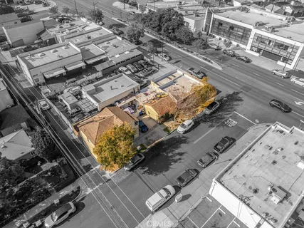 $1,100,000 | 2200 West Burbank Boulevard, Burbank, CA 91506