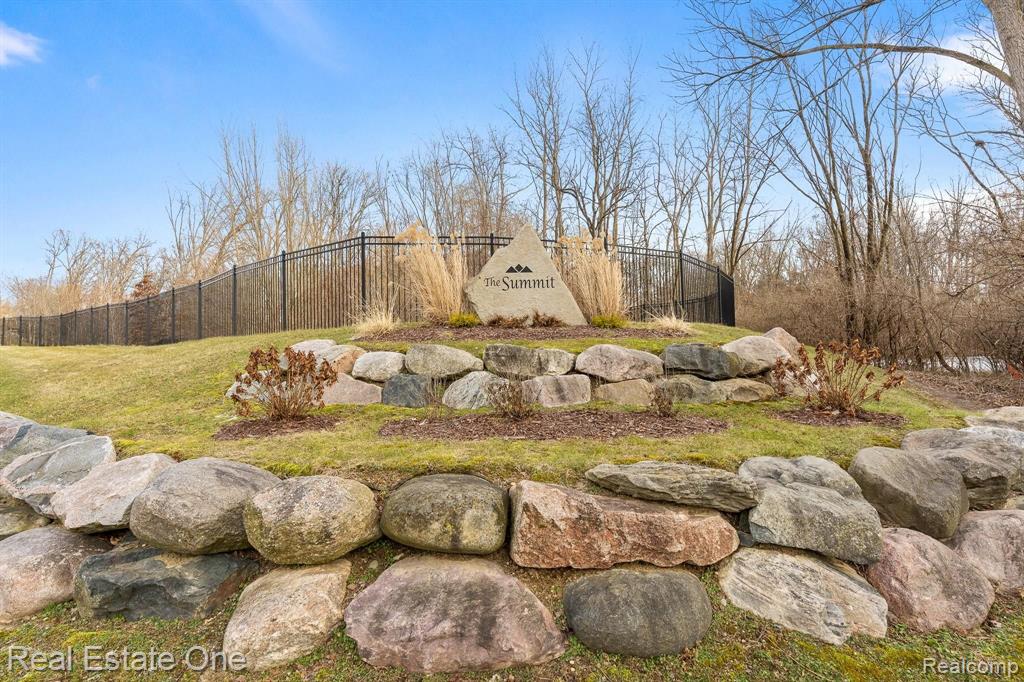 545 Andover Court, Unit 37 Rochester Hills, MI 48306 - Photo 37 of 37