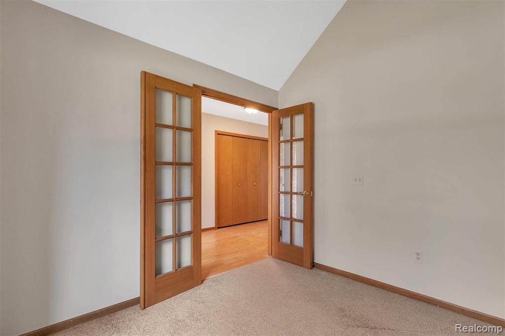 1605 Crestline Lane Rochester Hills, MI 48307 - Photo 22 of 43