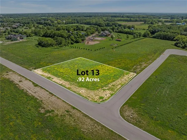 $210,000 | 13303 Winner's Circle, Smithville, MO 64089