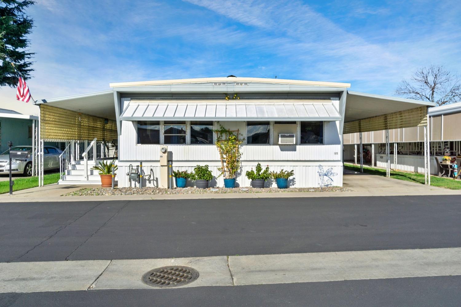1500 Villa Avenue Clovis, CA 93612 - Photo 1 of 28 front view of a house