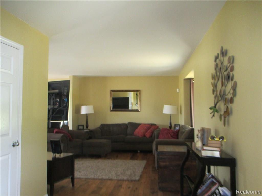 4488 Baldwin Road Grand Blanc, MI 48439 - Photo 4 of 28 baldwin rd 001.JPG