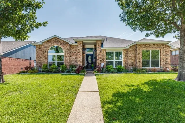 $325,000 | 2020 Meadowbrook Drive, Mesquite, TX 75149