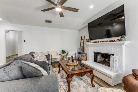 $325,000 | 2020 Meadowbrook Drive, Mesquite, TX 75149