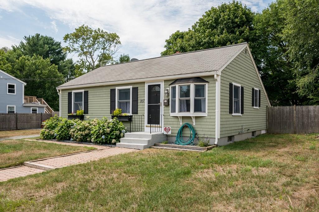 207 Levin Road Rockland, MA 02370 - Photo 1 of 32 Gallery Image 1