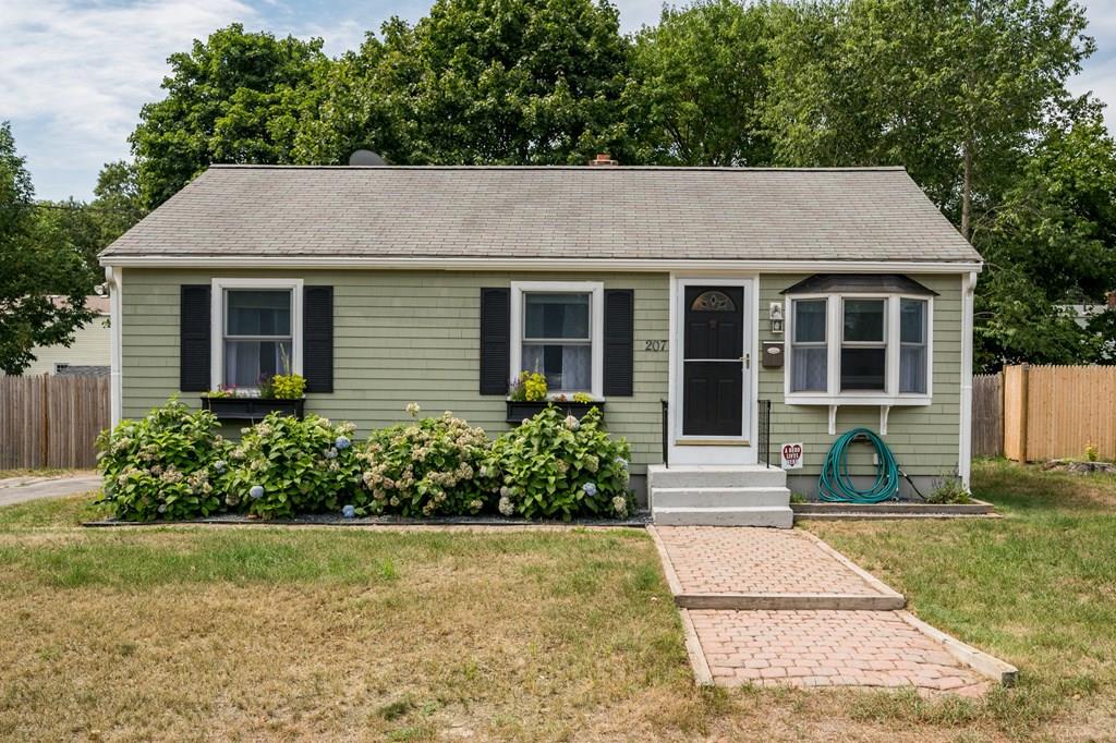 207 Levin Road Rockland, MA 02370 - Photo 2 of 32 Gallery Image 2
