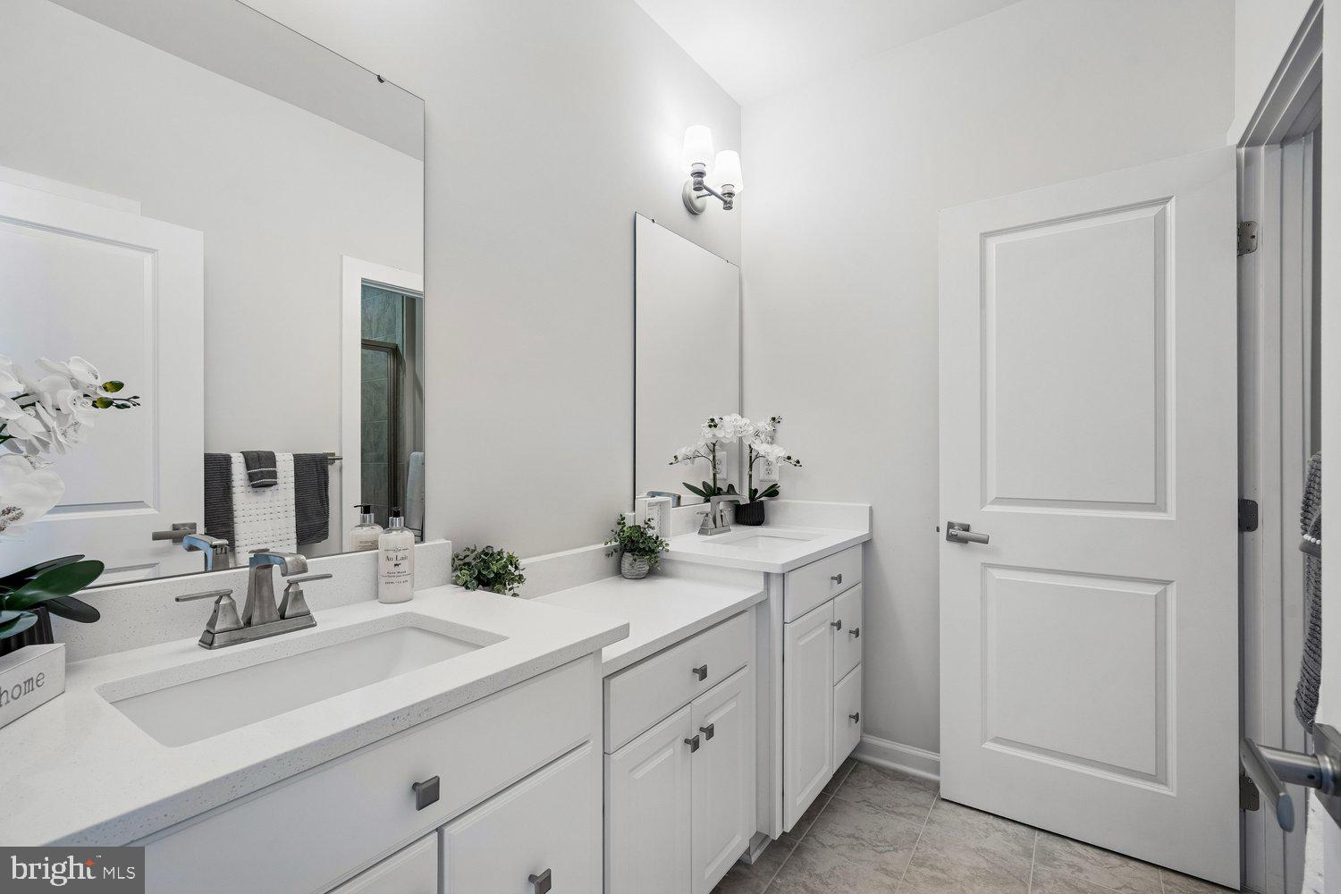 1202 Patuxent Greens Drive Laurel, MD 20708 - Photo 20 of 38 Primary Bath