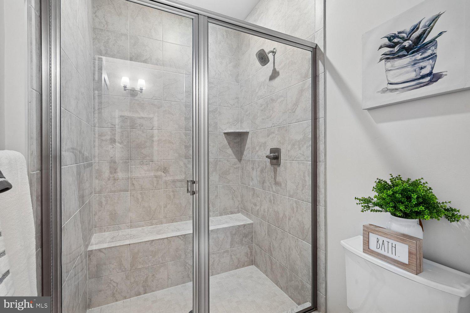 1202 Patuxent Greens Drive Laurel, MD 20708 - Photo 21 of 38 Primary Bath