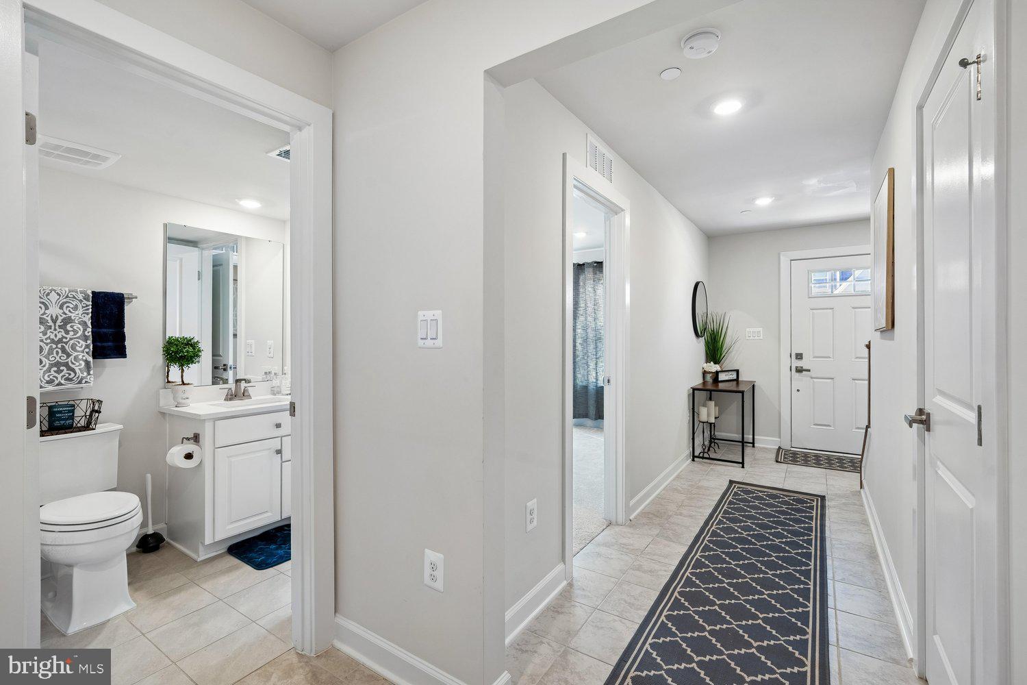 1202 Patuxent Greens Drive Laurel, MD 20708 - Photo 4 of 38 Hall