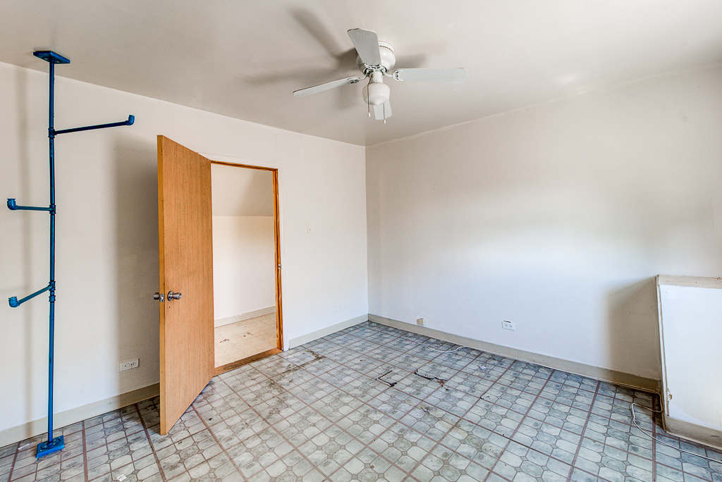8024 South Perry Avenue Chicago, IL 60620 - Photo 21 of 37 a view of an empty room