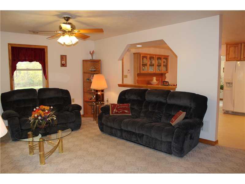 225 Gwynn Road Jefferson, PA 15344 - Photo 2 of 25 Living Room.