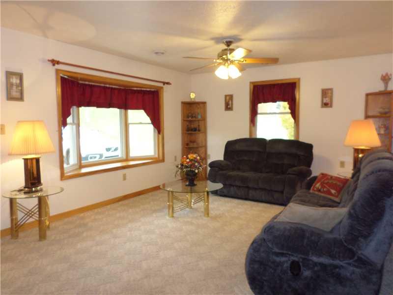 225 Gwynn Road Jefferson, PA 15344 - Photo 3 of 25 Living Room.