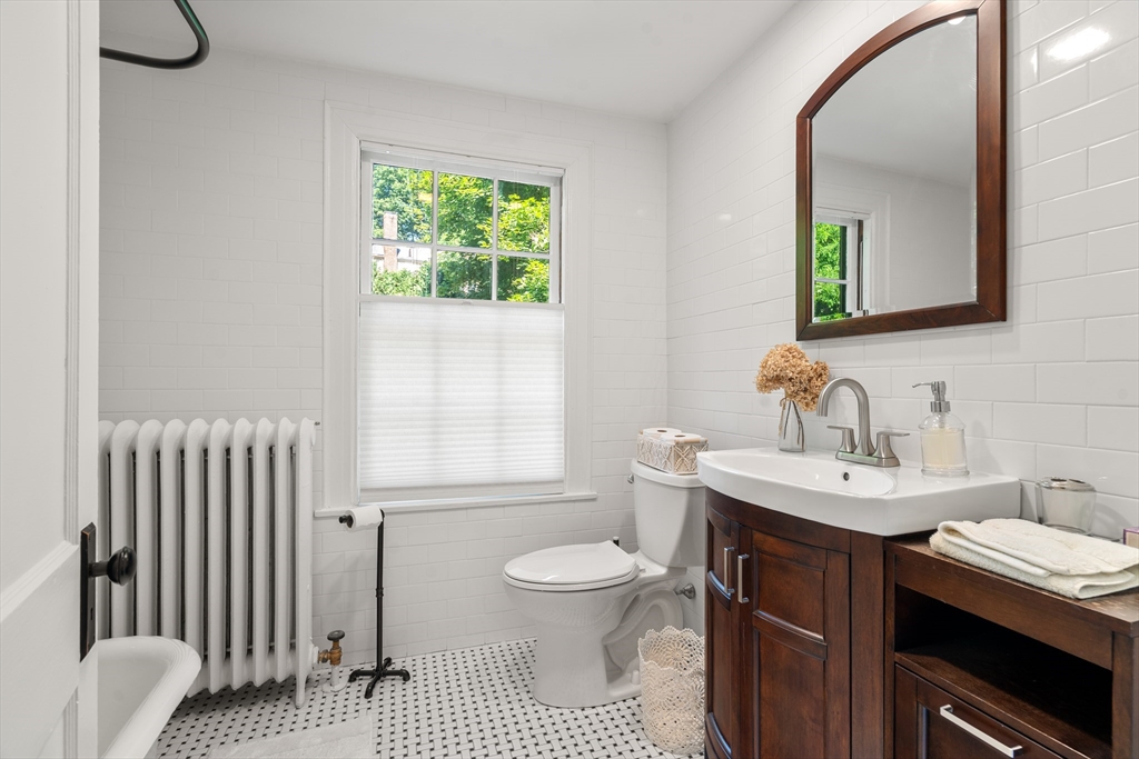 601 Walnut Street Newton, MA 02460 - Photo 10 of 21