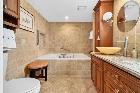 $385,000 | 1065 Eden Isle Boulevard Northeast, Unit 2, St. Petersburg, FL 33704