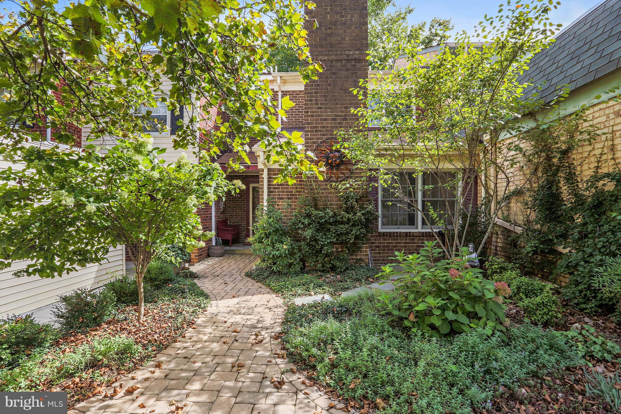 804 Tapawingo Road Southwest Vienna, VA 22180 - Photo 27 of 27 Exterior (Front)