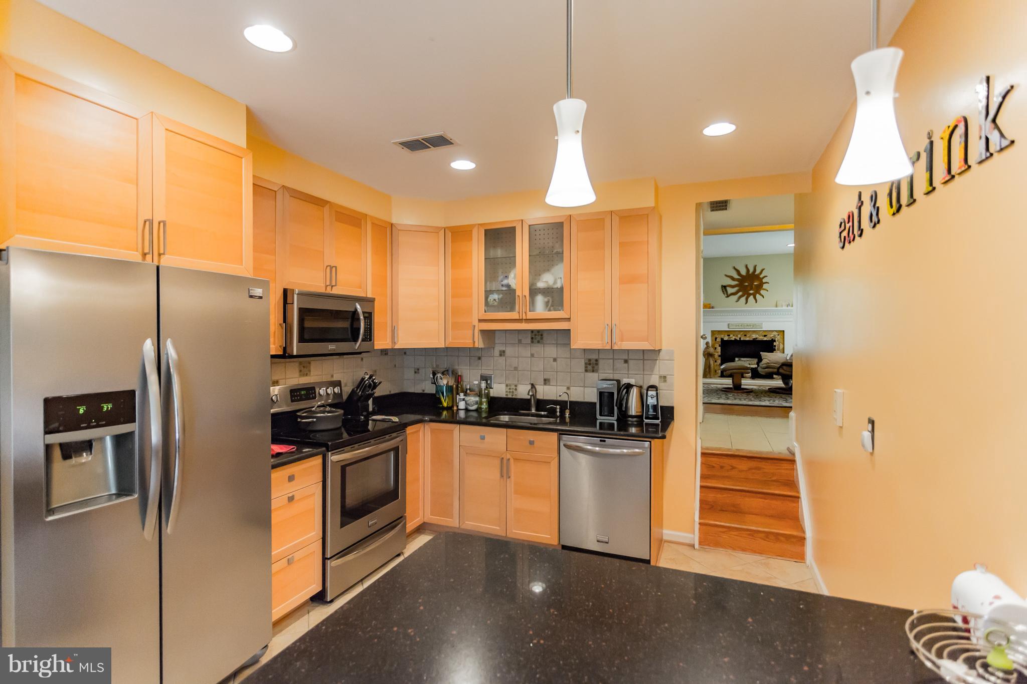 804 Tapawingo Road Southwest Vienna, VA 22180 - Photo 5 of 27 Kitchen