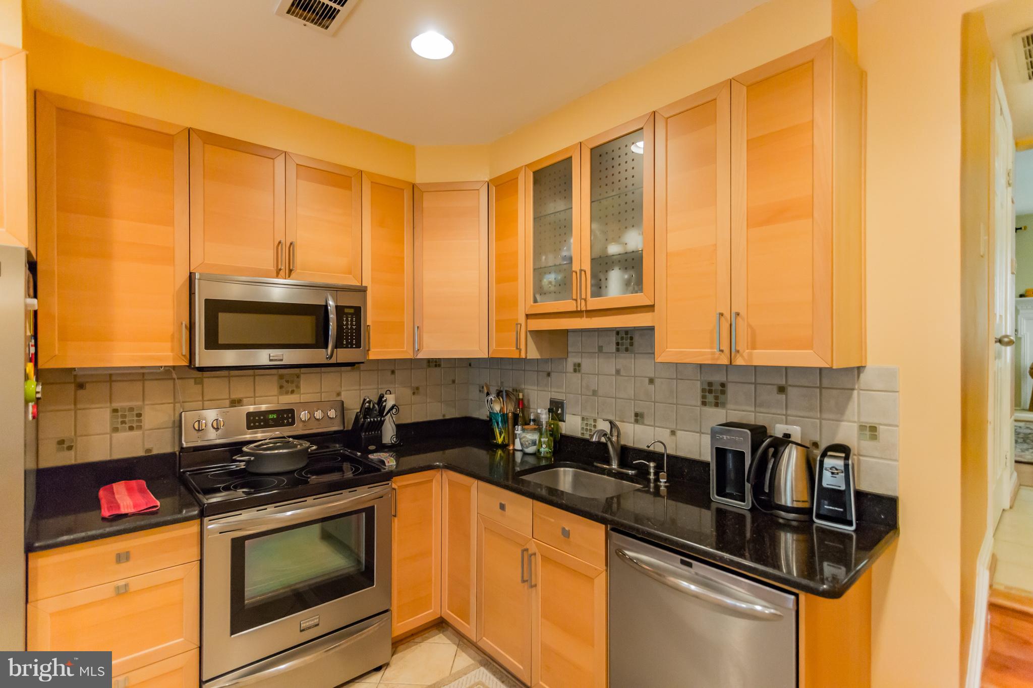 804 Tapawingo Road Southwest Vienna, VA 22180 - Photo 6 of 27 Kitchen