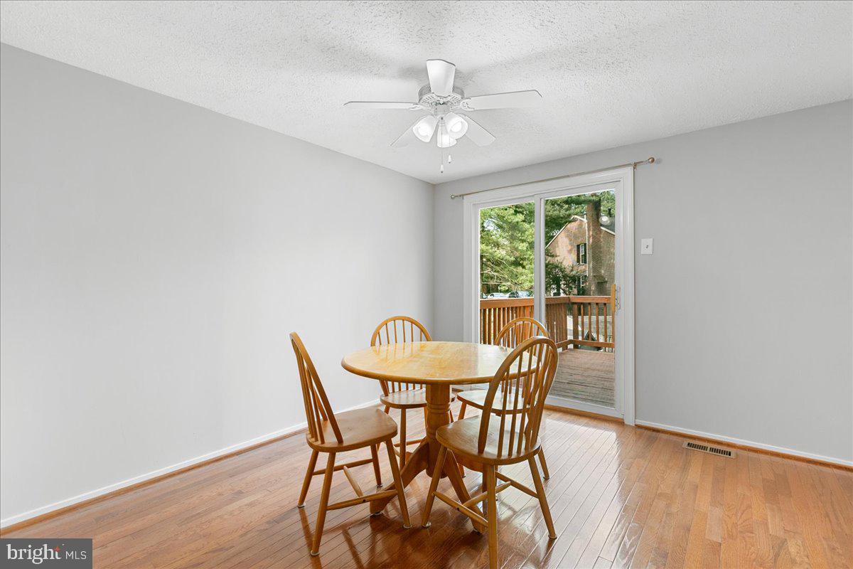 6522 Alexis Lane Springfield, VA 22152 - Photo 4 of 46 Dining area