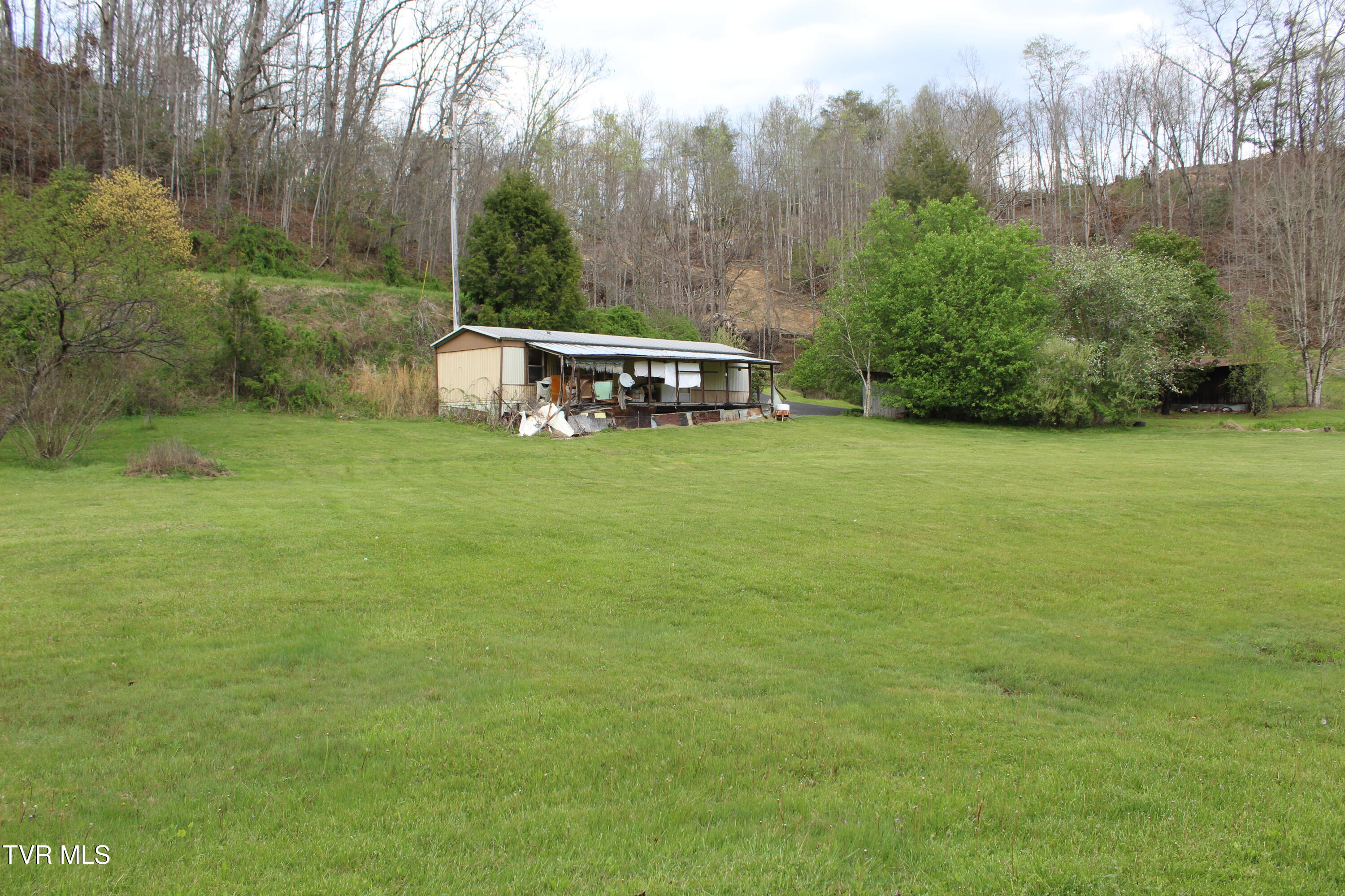 4598-4550 Reeds Creek Road, Unit 9 & 10 Keokee, VA 24265 - Photo 38 of 39 IMG_6712