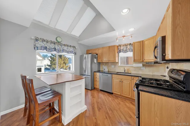 $465,000 | 72 Old Farm Lane, Mohegan Lake, NY 10547