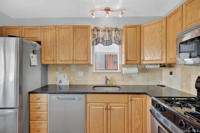 $465,000 | 72 Old Farm Lane, Mohegan Lake, NY 10547