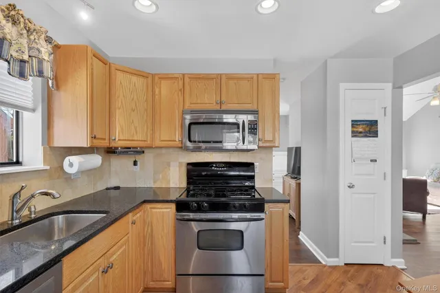 $465,000 | 72 Old Farm Lane, Mohegan Lake, NY 10547