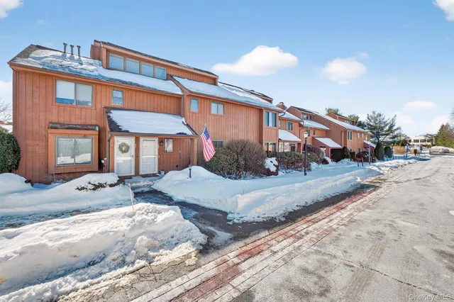 $465,000 | 72 Old Farm Lane, Mohegan Lake, NY 10547