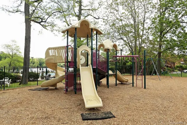 $465,000 | 72 Old Farm Lane, Mohegan Lake, NY 10547