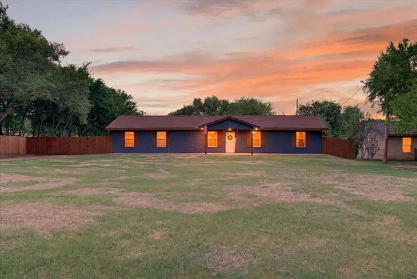 $389,900 | 383 Overlook Road, Valley Mills, TX 76689