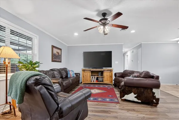 $389,900 | 383 Overlook Road, Valley Mills, TX 76689