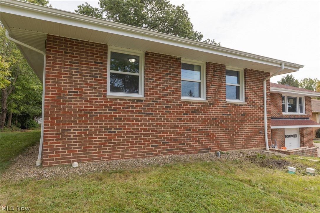 9603 West Pleasant Valley Road Parma, OH 44130 - Photo 1 of 35 Gallery Image 1