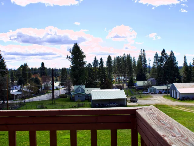 $549,900 | 1001 West Walnut Street, Newport, WA 99156