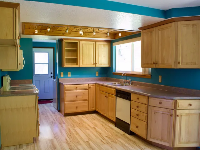 $549,900 | 1001 West Walnut Street, Newport, WA 99156