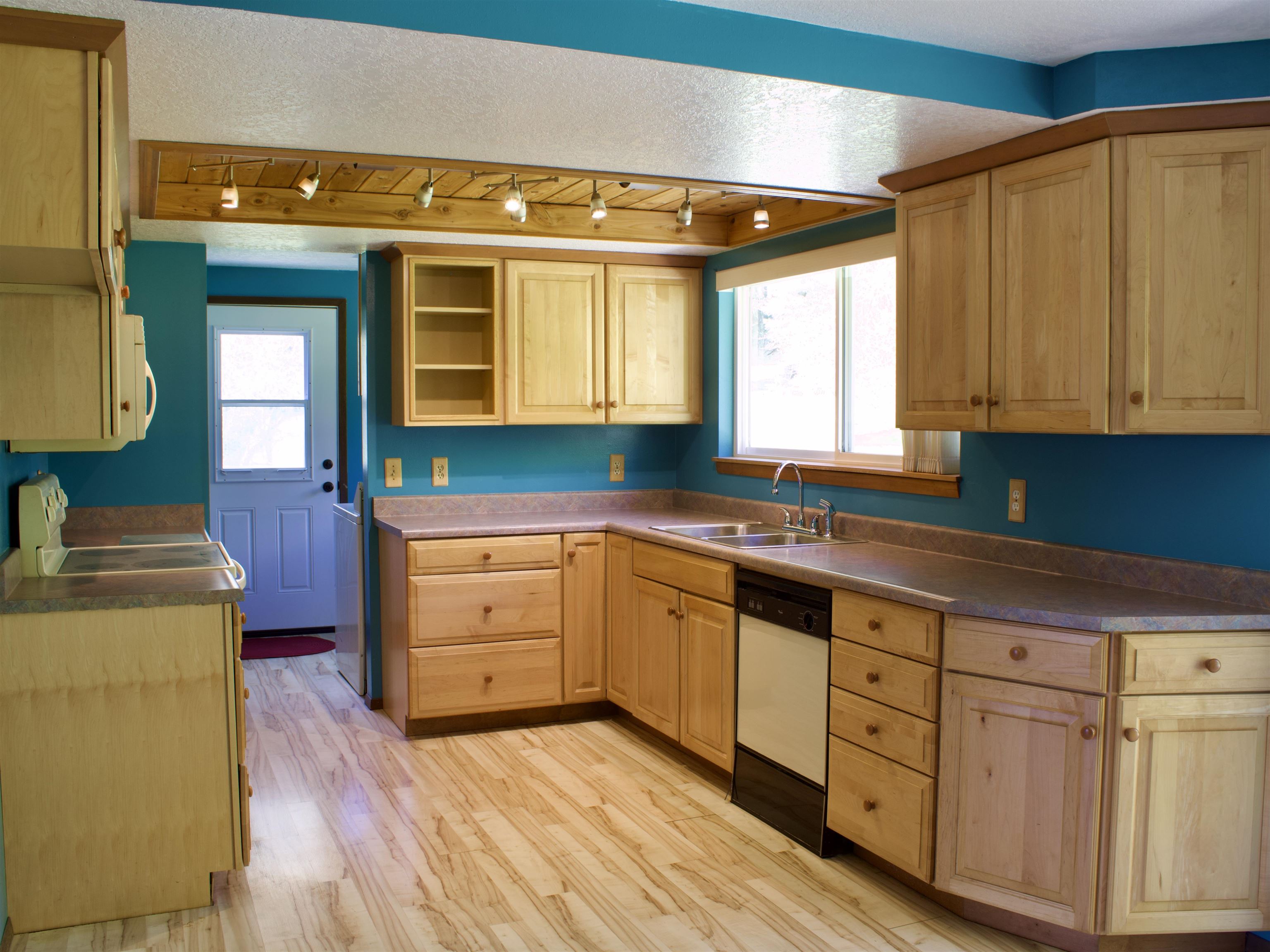 1001 West Walnut Street Newport, WA 99156 - Photo 5 of 29