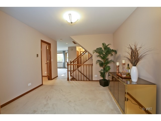 104 Quail Drive Countryside, IL 60525 - Photo 3 of 12
