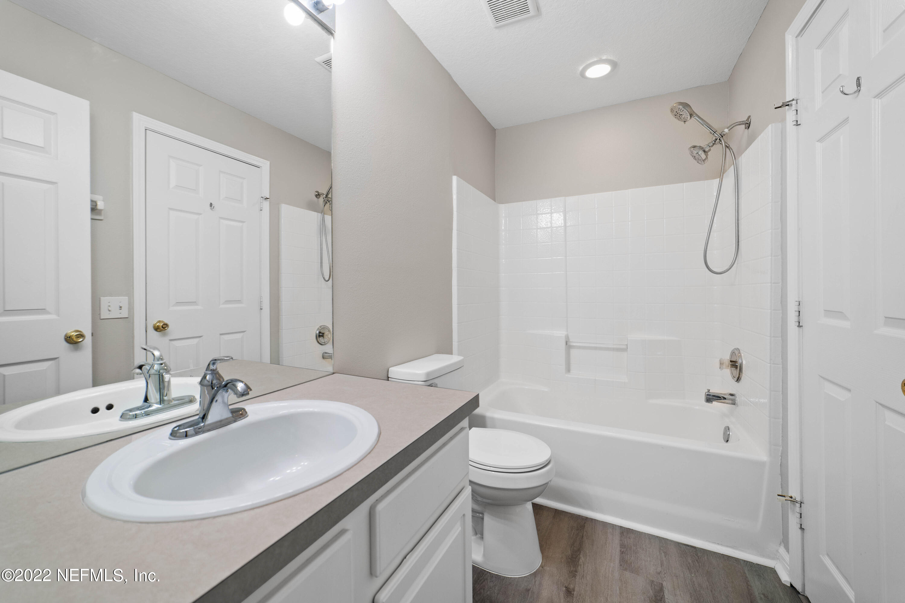 7990 Baymeadows Road East, Unit 1203 Jacksonville, FL 32256 - Photo 24 of 37 Bathroom